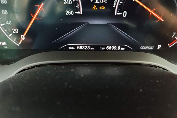 Used BMW 5 Series 2019 525Li Luxury Package Odometer Close Up