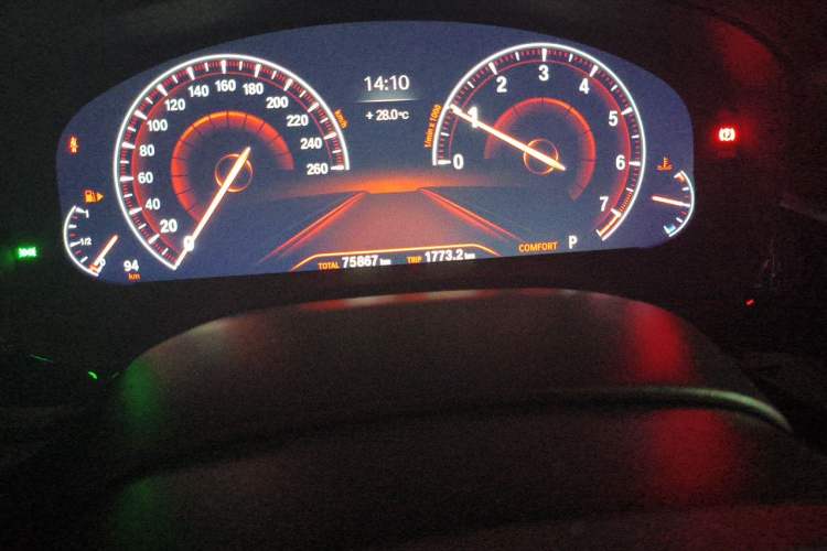 Used BMW 5 Series 2019 525Li Luxury Package Odometer Close Up