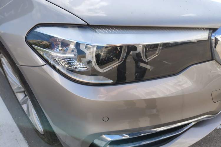 Used BMW 5 Series 2019 525Li Luxury Package Right Front Headlight