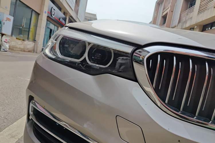 Used BMW 5 Series 2019 530Li Leading Model Luxury Package Right Front Headlight