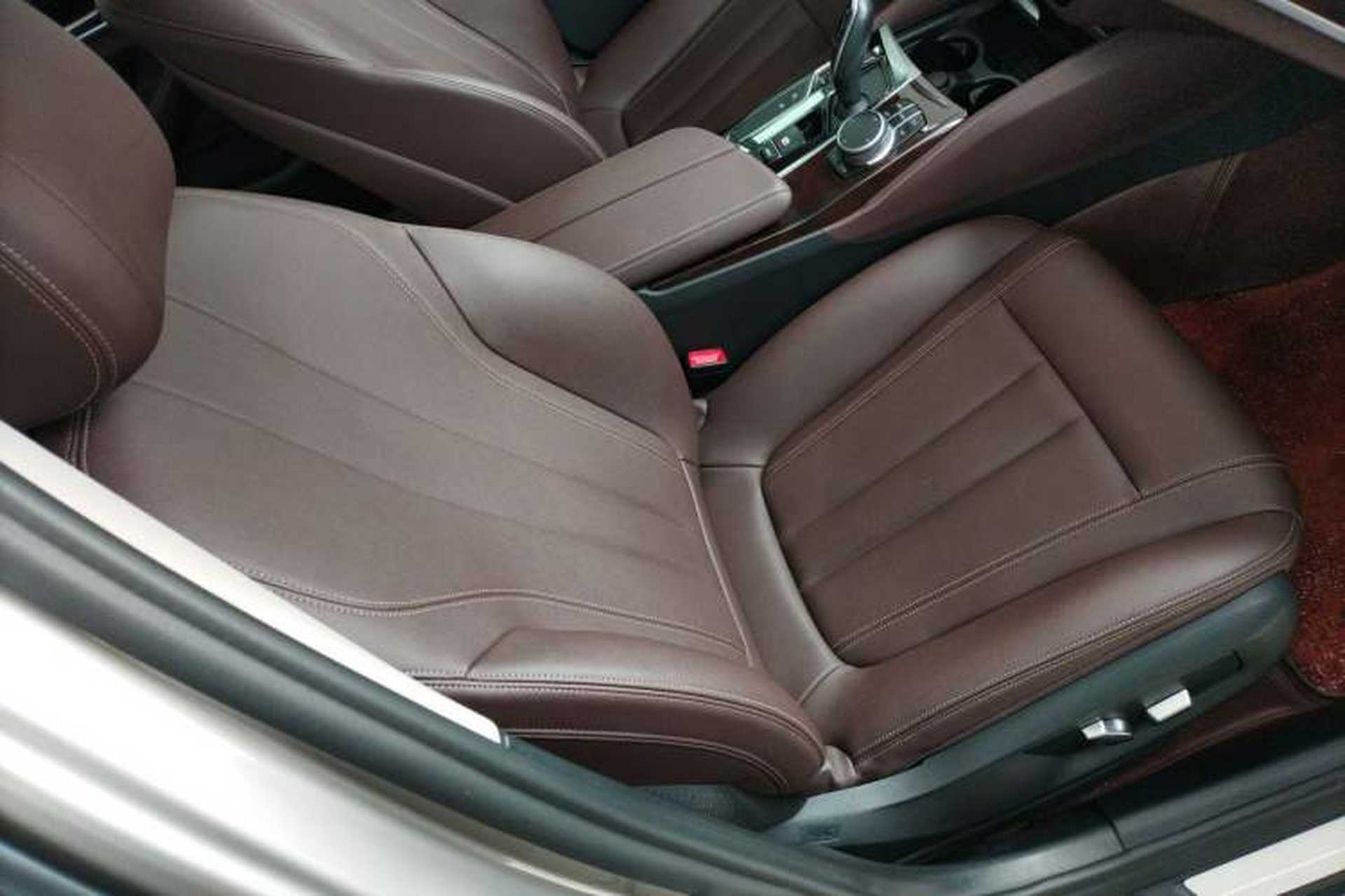 Used BMW 5 Series 2019 525Li Luxury Package Right Front Seat