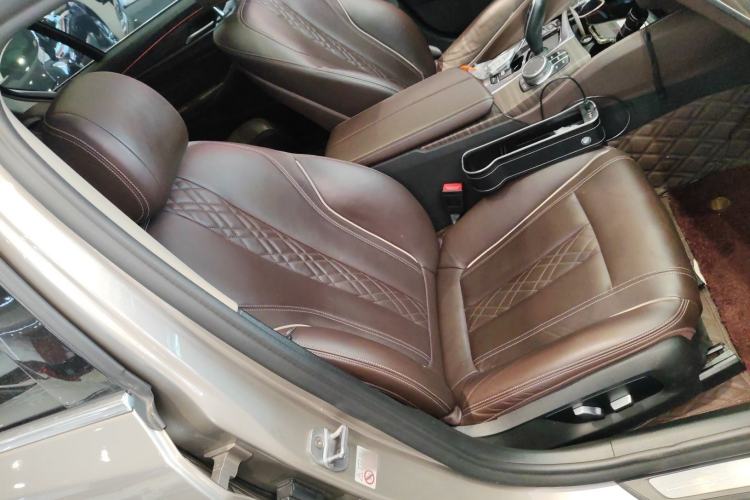 Used BMW 5 Series 2019 530Li Leading Model Luxury Package Right Front Seat