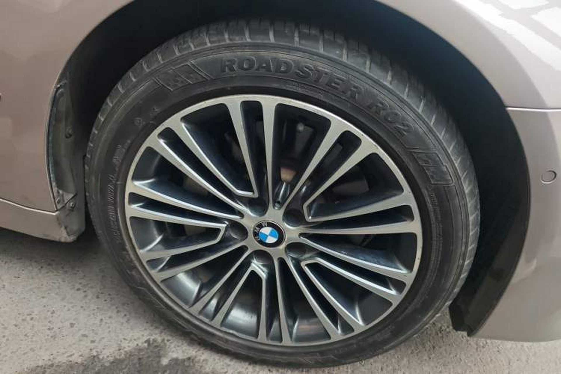 Used BMW 5 Series 2019 530Li Luxury Edition Premium Package Right Front Wheel Hub