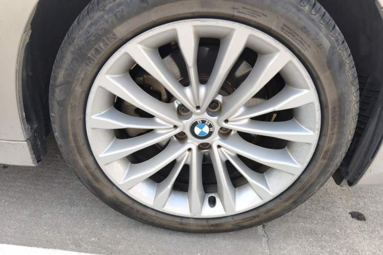 Used BMW 5 Series 2019 525Li Luxury Package Right Front Wheel Hub