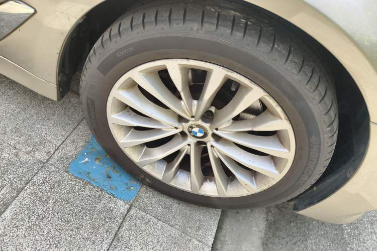 Used BMW 5 Series 2019 525Li Luxury Package Right Front Wheel Hub