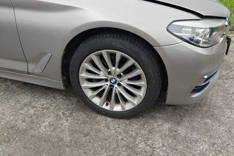 Used BMW 5 Series 2019 525Li Luxury Package Right Front Wheel Hub