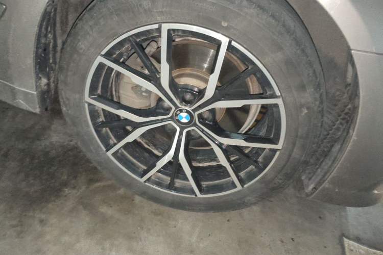 Used BMW 5 Series 2019 525Li Luxury Package Right Front Wheel Hub