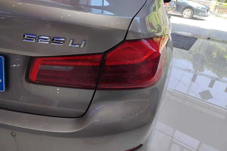Used BMW 5 Series 2019 Facelifted 525Li Luxury Package Right Rear Taillight