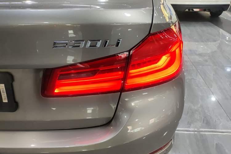 Used BMW 5 Series 2019 Facelifted 530Li Leading Edition Luxury Package Right Rear Taillight