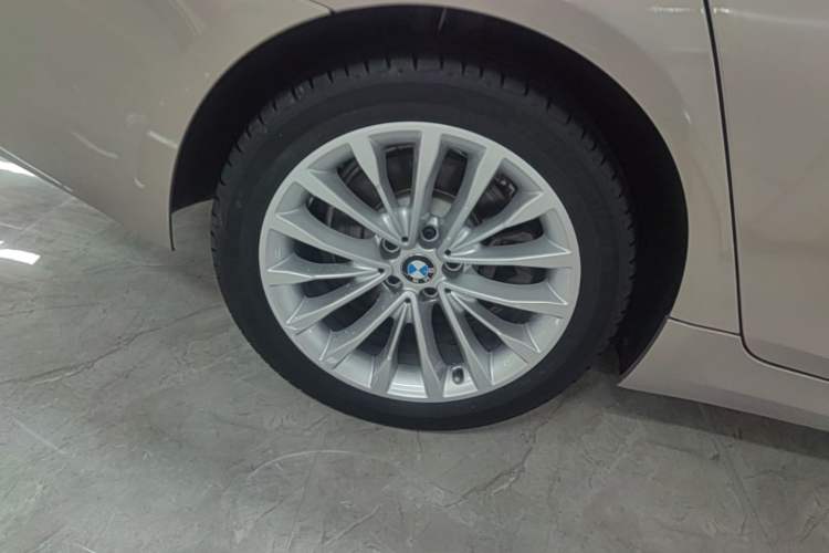 Used BMW 5 Series 2019 525Li Luxury Package Right Rear Wheel Hub