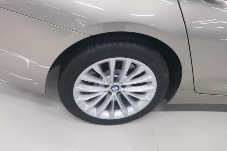 Used BMW 5 Series 2019 Facelifted 525Li Luxury Package Right Rear Wheel Hub