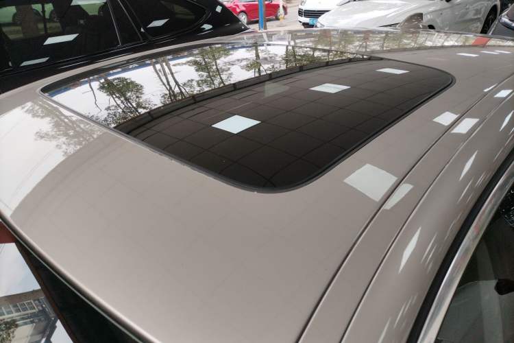 Used BMW 5 Series 2019 525Li Luxury Package Roof