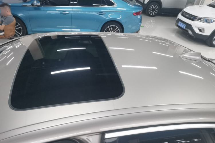 Used BMW 5 Series 2019 Facelifted 525Li Luxury Package Roof