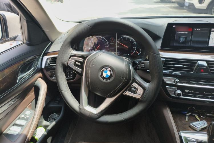 Used BMW 5 Series 2019 525Li Luxury Package Steering Wheel