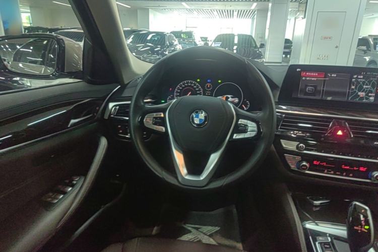 Used BMW 5 Series 2019 525Li Luxury Package Steering Wheel