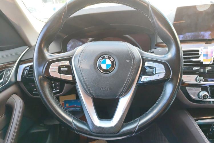 Used BMW 5 Series 2019 525Li Luxury Package Steering Wheel