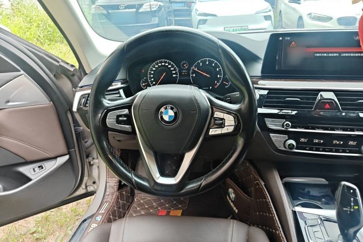 Used BMW 5 Series 2019 525Li Luxury Package Steering Wheel