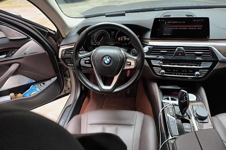 Used BMW 5 Series 2019 525Li Luxury Package Steering Wheel