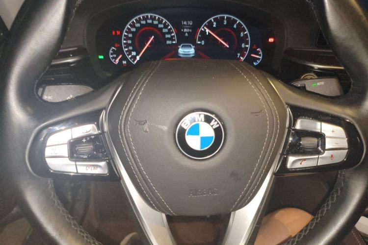 Used BMW 5 Series 2019 525Li Luxury Package Steering Wheel