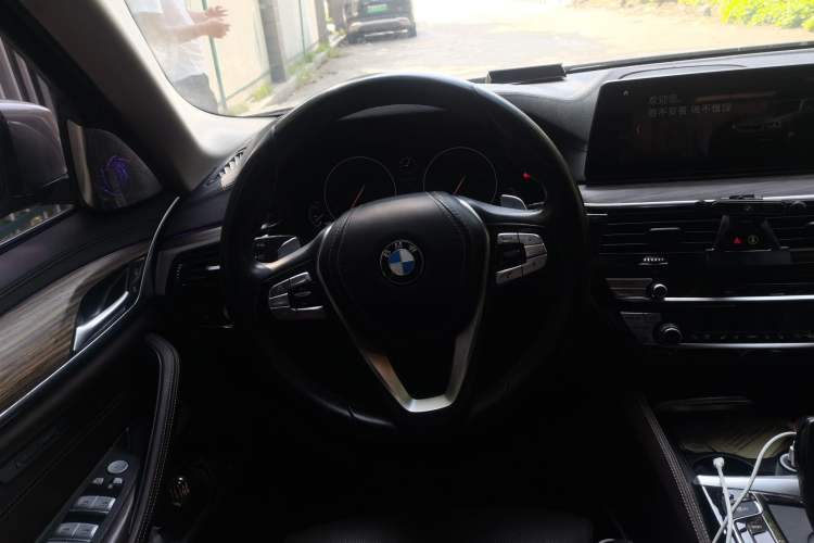 Used BMW 5 Series 2019 540Li Executive Edition Steering Wheel