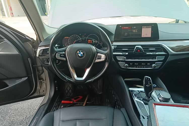 Used BMW 5 Series 2019 525Li Luxury Package Steering Wheel