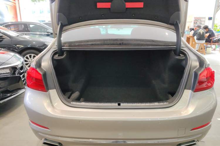Used BMW 5 Series 2019 530Li Leading Model Luxury Package Trunk