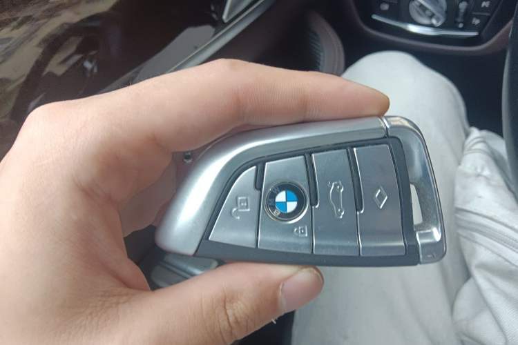 Used BMW 5 Series 2019 Facelifted 525Li Luxury Package Vehicle Key