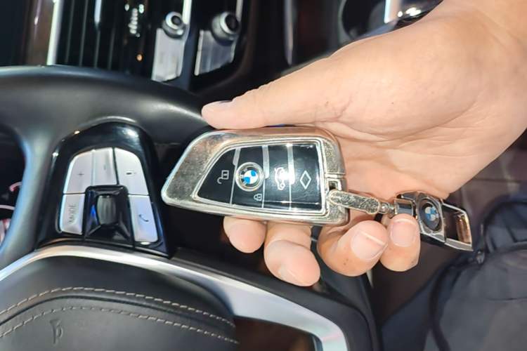 Used BMW 5 Series 2019 Facelifted 525Li Luxury Package Vehicle Key