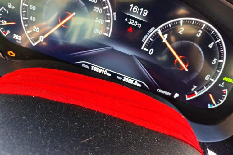 Used BMW 5 Series 2019 525Li M Sport Package Odometer Close Up