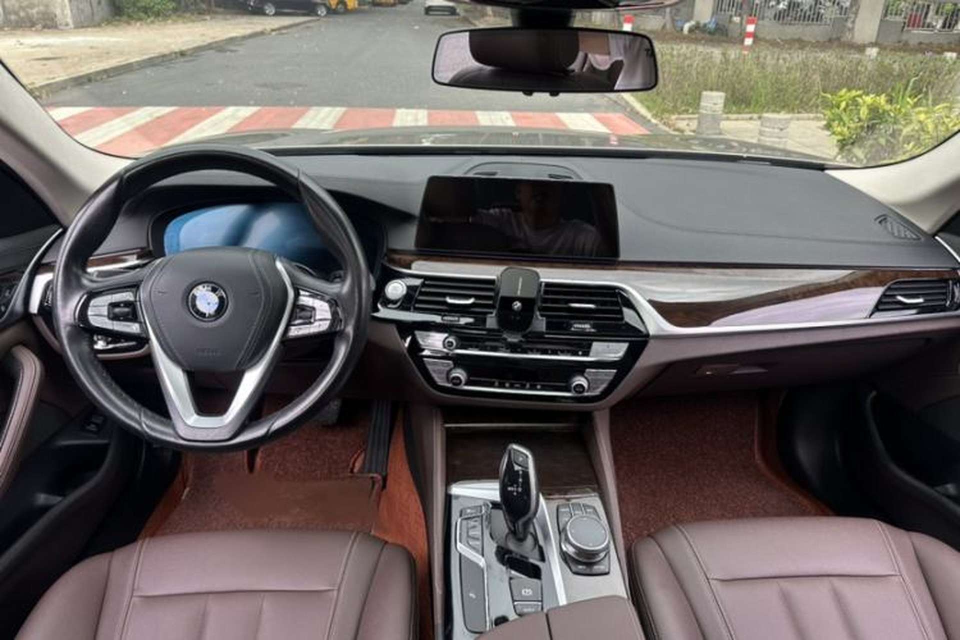 Used BMW 5 Series 2019 525Li Luxury Package Audio And AC Panel