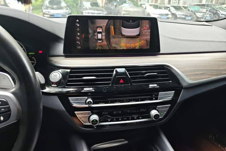Used BMW 5 Series 2019 530i M Sport Package Audio And AC Panel