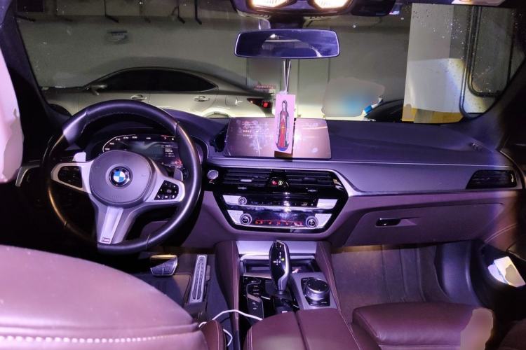 Used BMW 5 Series 2019 Restyled 540i M Sport Package Center Console