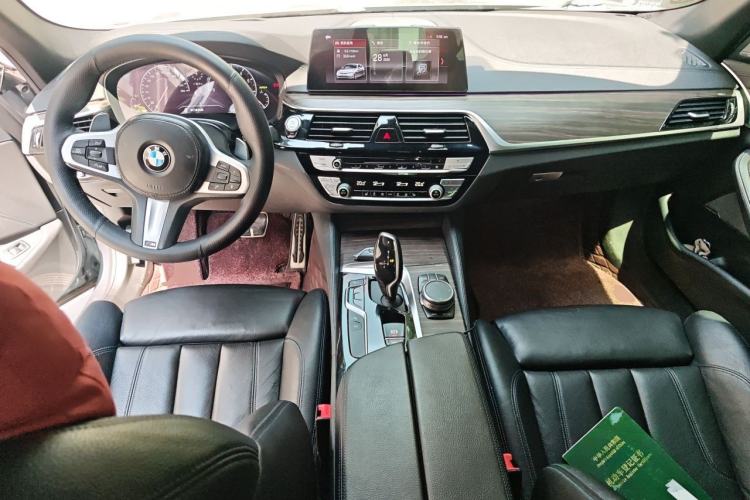 Used BMW 5 Series 2019 530i M Sport Package Center Console