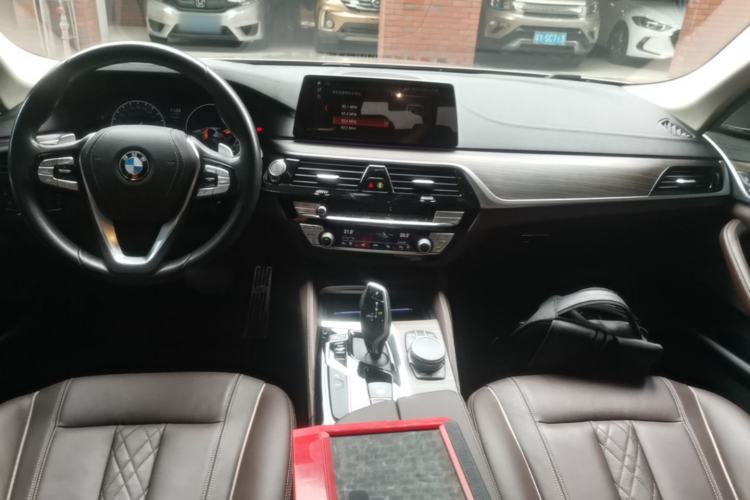 Used BMW 5 Series 2019 530Li Luxury Edition Premium Package Center Console