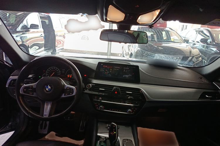 Used BMW 5 Series 2019 525i M Sport Package Center Console