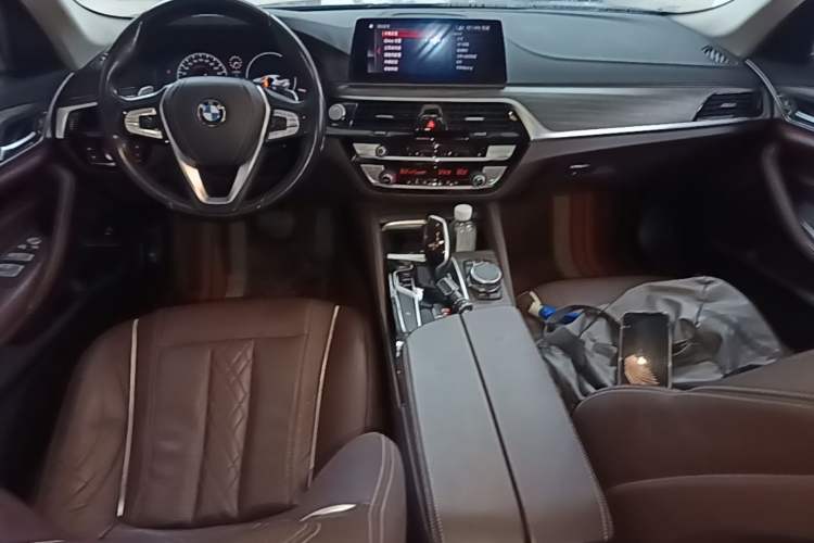 Used BMW 5 Series 2019 530Li Leading Model Luxury Package Center Console
