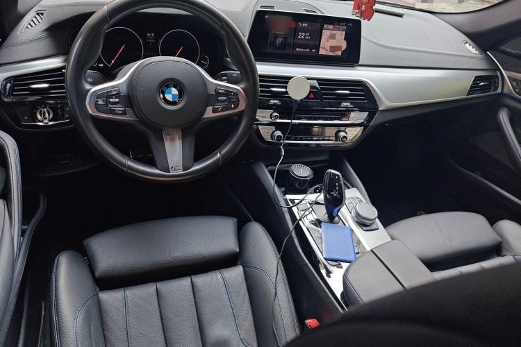 Used BMW 5 Series  Center Console