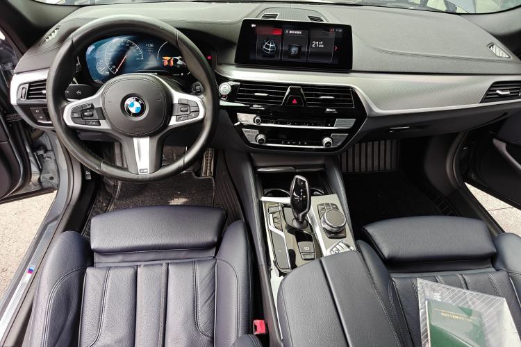 Used BMW 5 Series 2019 525i M Sport Package Center Console