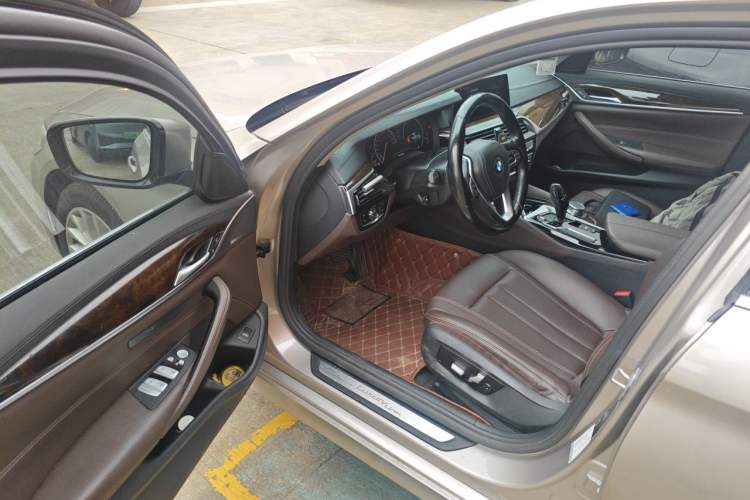 Used BMW 5 Series 2019 525Li Luxury Package Driver Seat