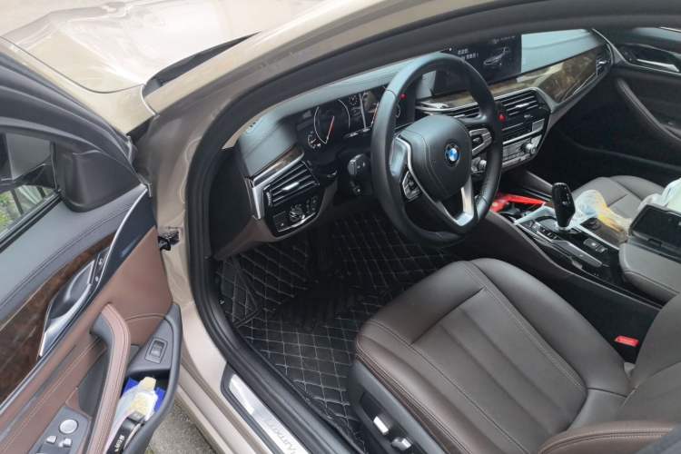 Used BMW 5 Series 2019 Facelifted 525Li Luxury Package Driver Seat