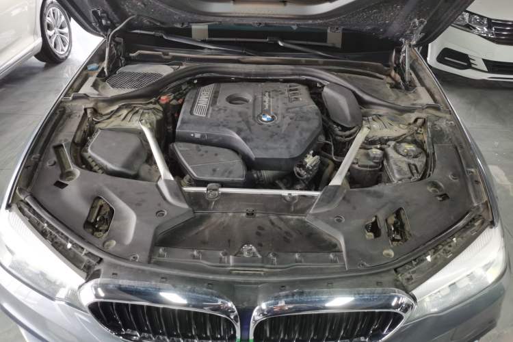 Used BMW 5 Series 2019 525i M Sport Package Engine Bay
