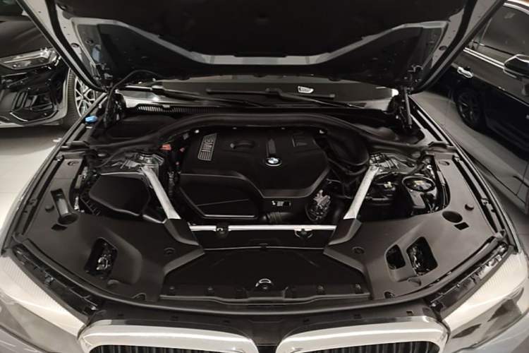 Used BMW 5 Series 2019 525i M Sport Package Engine Bay