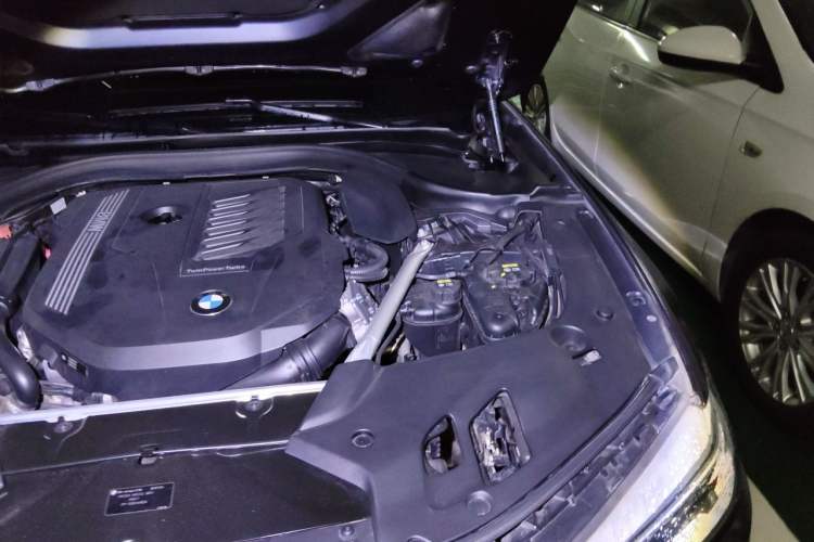 Used BMW 5 Series 2019 Restyled 540i M Sport Package Engine Bay Left