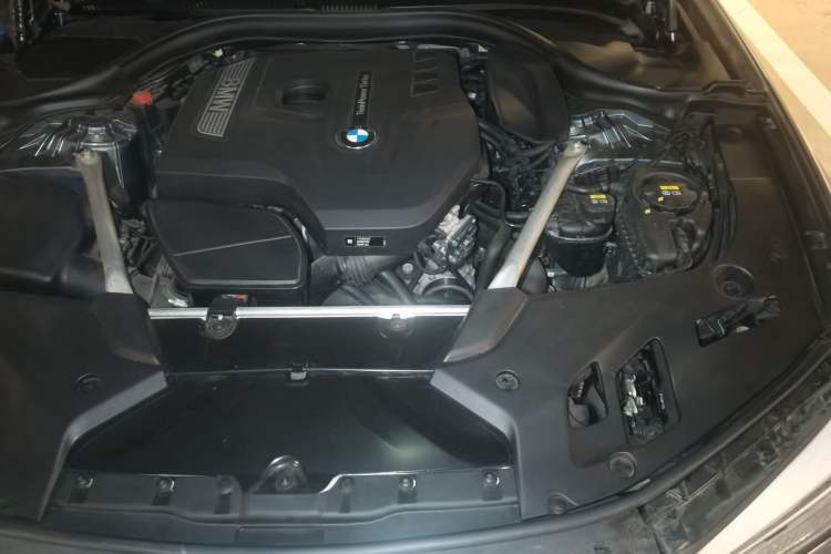 Used BMW 5 Series 2019 530i M Sport Package Engine Bay Left