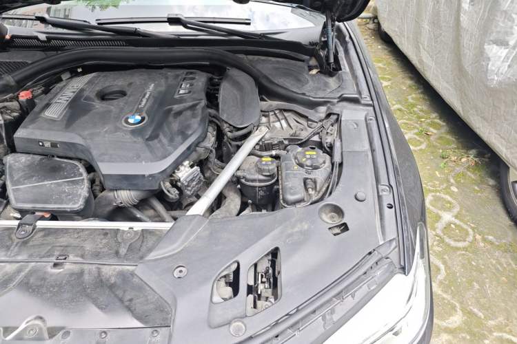Used BMW 5 Series 2019 530i M Sport Package Engine Bay Left