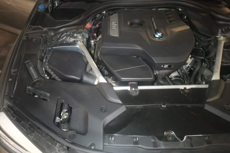 Used BMW 5 Series 2019 530i M Sport Package Engine Bay Right