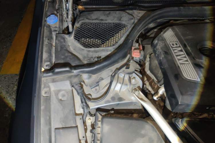 Used BMW 5 Series 2019 525i M Sport Package Engine Bay Right