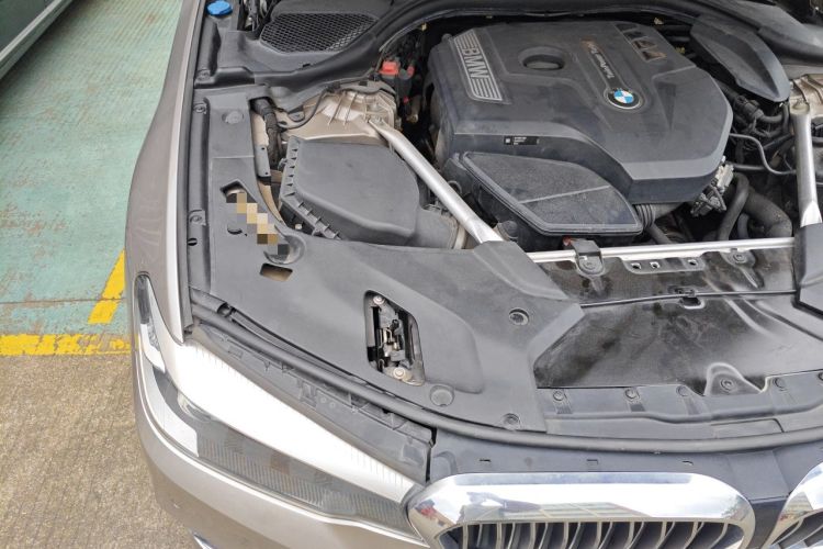 Used BMW 5 Series 2019 525Li Luxury Package Engine Bay Right