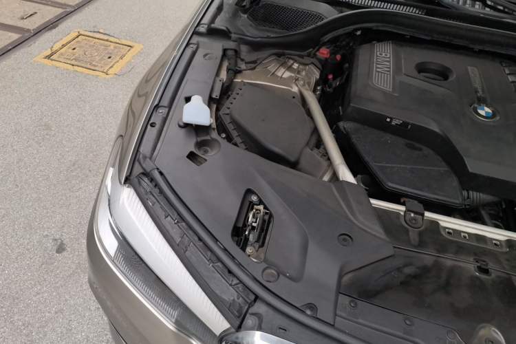 Used BMW 5 Series 2019 Facelifted 525Li Luxury Package Engine Bay Right