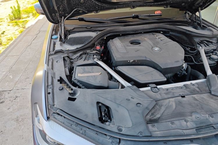 Used BMW 5 Series 2019 525Li M Sport Package Engine Bay Right